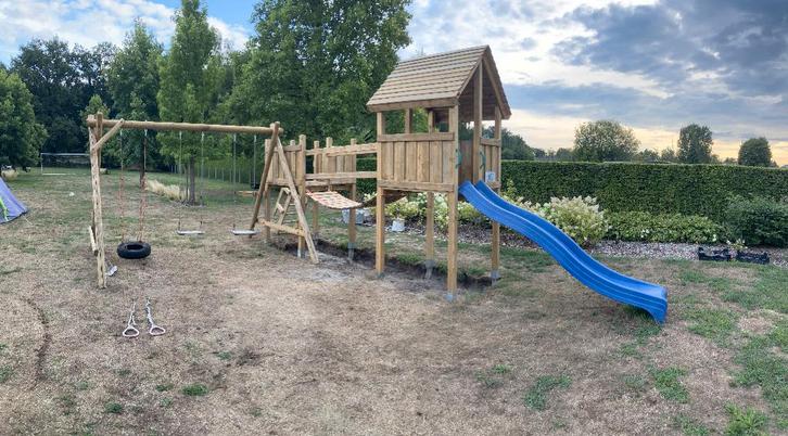 speelhuisje met glijbaan en zandbak, Enfants & Bébés, Jouets | Extérieur | Cabanes d'enfant, Utilisé, Bois, Enlèvement