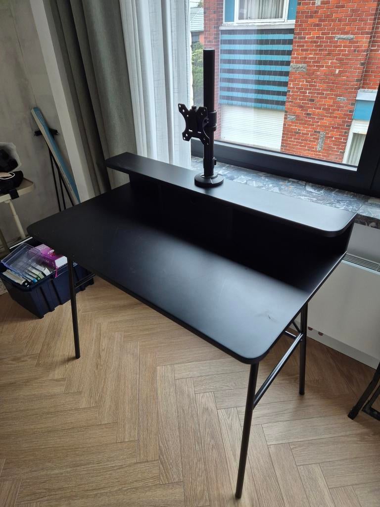 Bureau zwart met monitorstand, Huis en Inrichting, Bureaus, Ophalen, Gebruikt, Bureau
