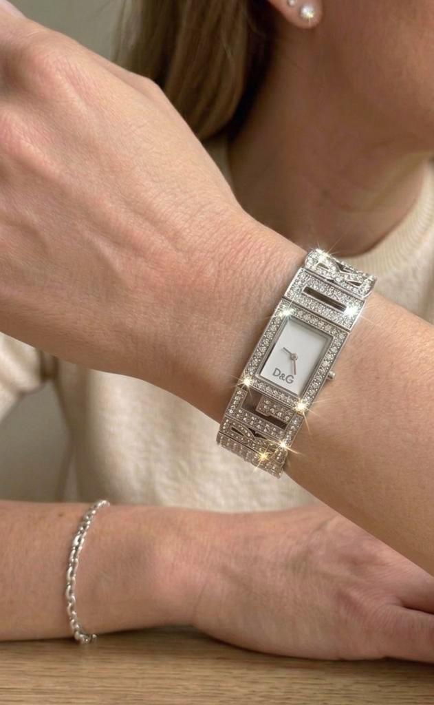 Montre Dolce & Gabbana pour femme., Bijoux, Sacs & Beauté, Montres | Femmes, Comme neuf, Montre-bracelet, Dolce & Gabbana, Acier