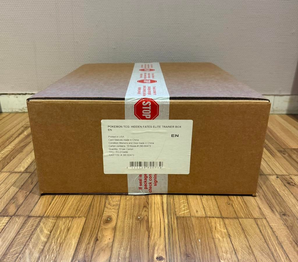 Hidden Fates ETB Case Sealed, Ophalen of Verzenden, Nieuw, Boosterbox