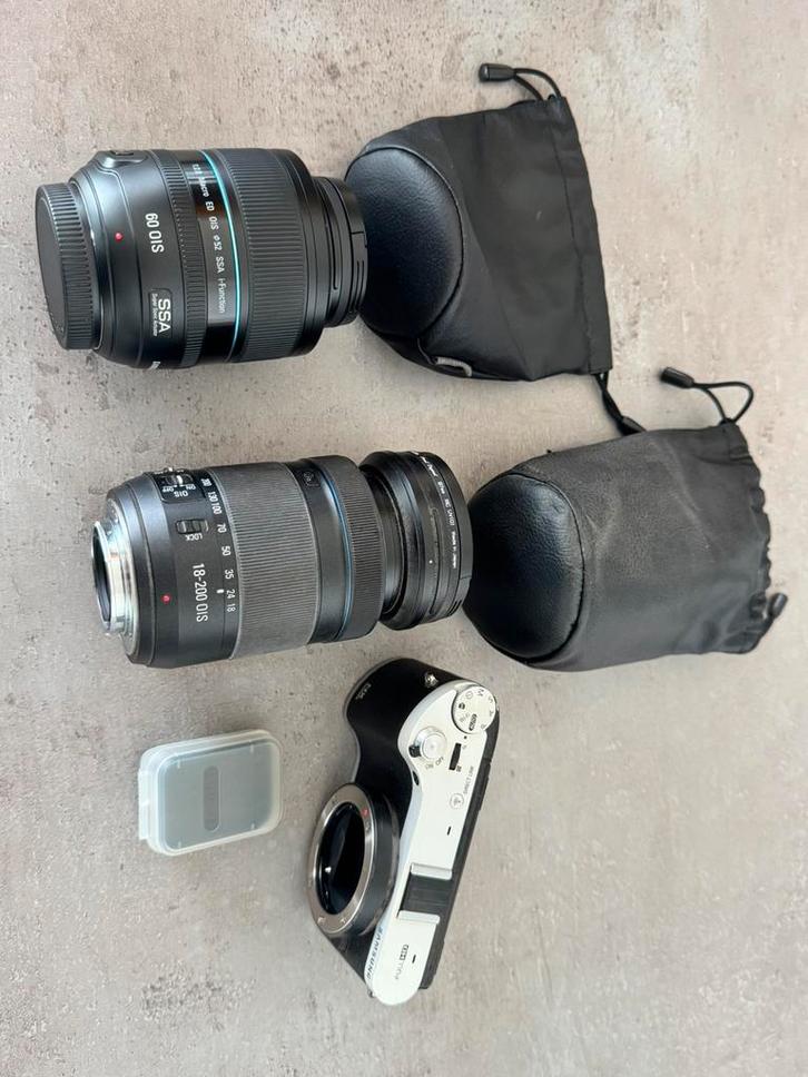 Samsung NX300 Set - Incl. 18-200mm Zoom & 60mm Macro Lens, Audio, Tv en Foto, Foto | Lenzen en Objectieven, Zo goed als nieuw