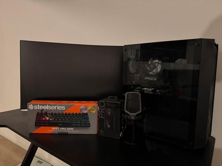 Gaming pc + fullsetup, Games en Spelcomputers, Games | Pc, Zo goed als nieuw, Ophalen of Verzenden