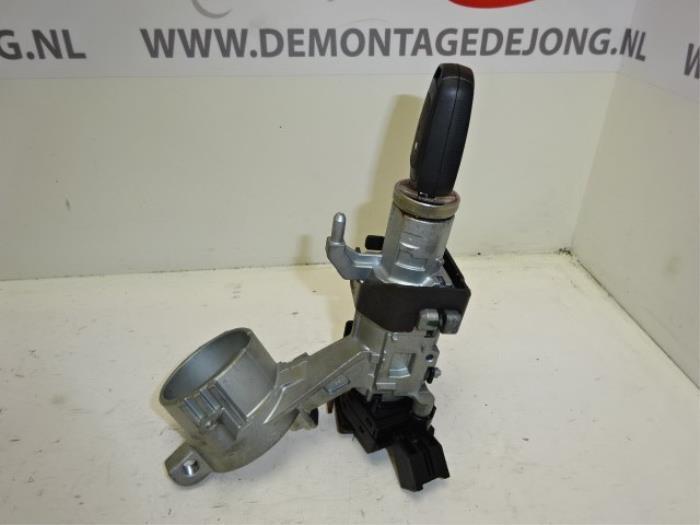 Serrure de contact + clé d'un Opel Meriva, Autos : Pièces & Accessoires, Autres pièces automobiles, Opel, Utilisé, 3 mois de garantie