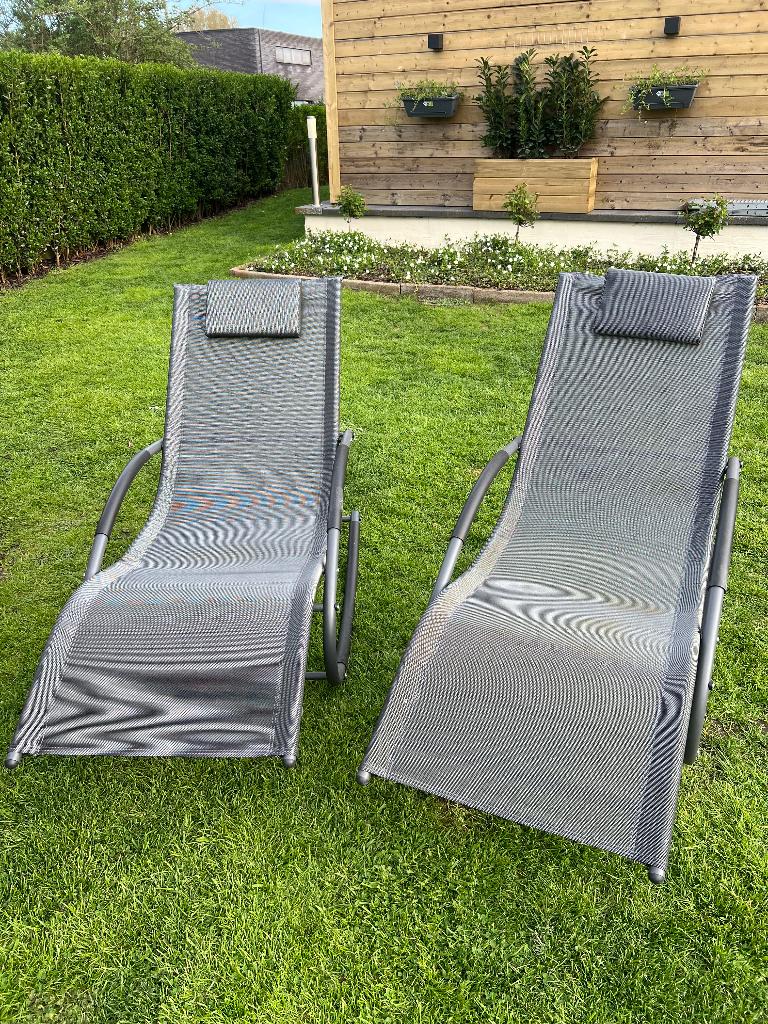 Ligstoelen, Ophalen, Zo goed als nieuw