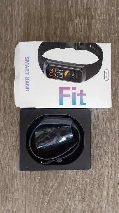 Montre de sport connectee   NEUF, Bijoux, Sacs & Beauté, Montres connectées, Enlèvement