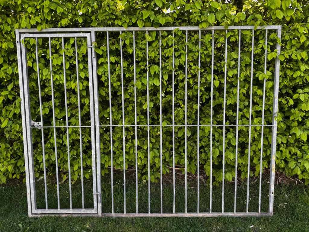 À vendre parc pour chiens de 3 m x 2 m avec 3 portes., Enlèvement, Utilisé, 100 cm ou plus, Chenil chien