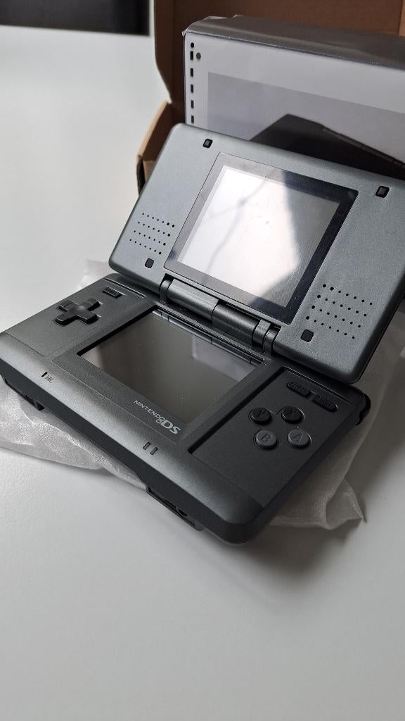 Buitenkans!Zeer nette Nintendo Graphite grey met oplader, Ophalen of Verzenden, DS Original of Phat