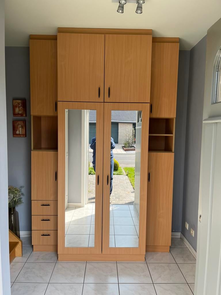 Hallkast, Ophalen, Zo goed als nieuw