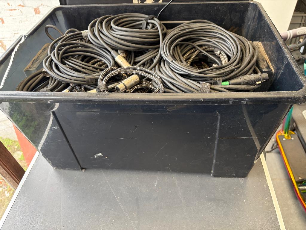 XLR kabels + wat overgangen, Ophalen, Gebruikt, Apparatuur