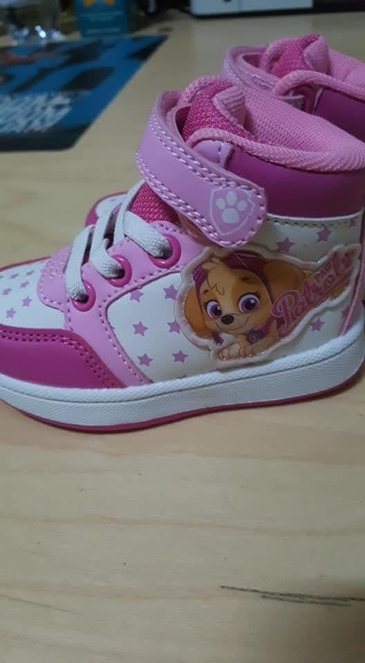 Basket  enfant  p 19    15e, Enfants & Bébés, Jouets | Extérieur | Patins à roulettes, Enlèvement