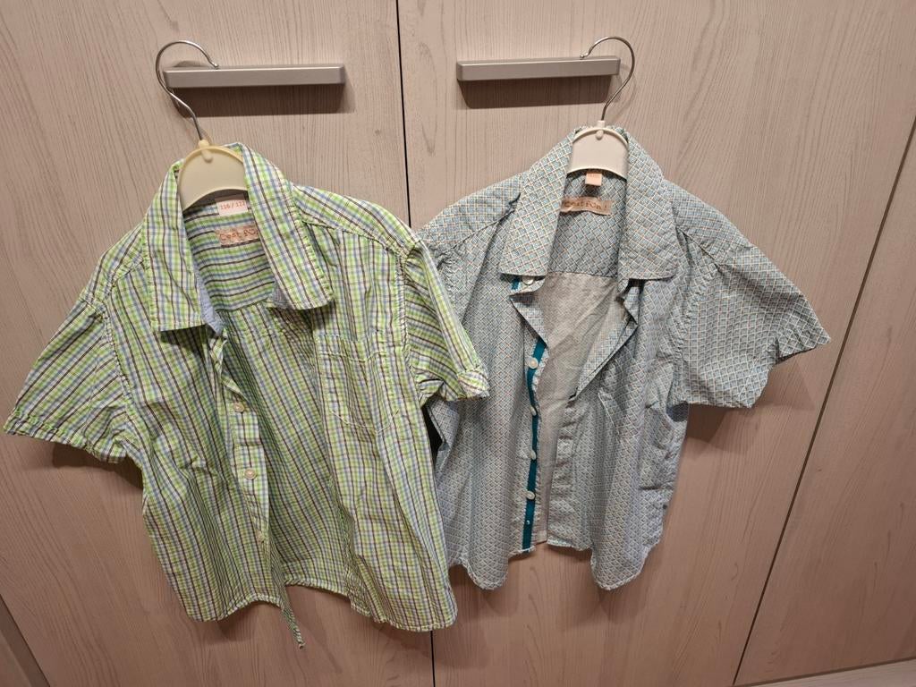 2 hemdjes korte mouw maat 116/122, Enfants & Bébés, Vêtements enfant | Taille 116, Enlèvement ou Envoi