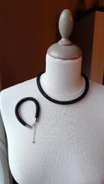 Halsketting 54 cm, armband 23 cm. Glanzend zwart. 📿, Kunststof, Verstelbaar, Zwart, Ophalen of Verzenden