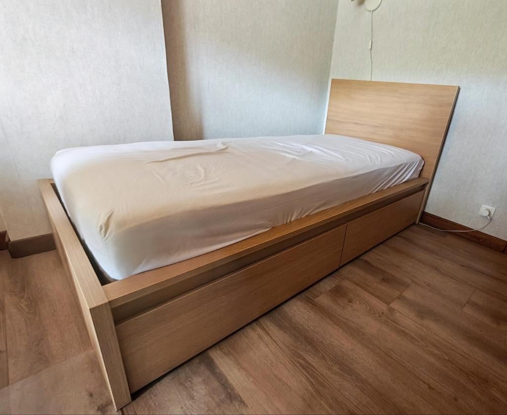 Malm eenpersoonsbed in gebleekt eikenhout, Huis en Inrichting, Slaapkamer | Bedden, Zo goed als nieuw, Eenpersoons, 90 cm, 200 cm