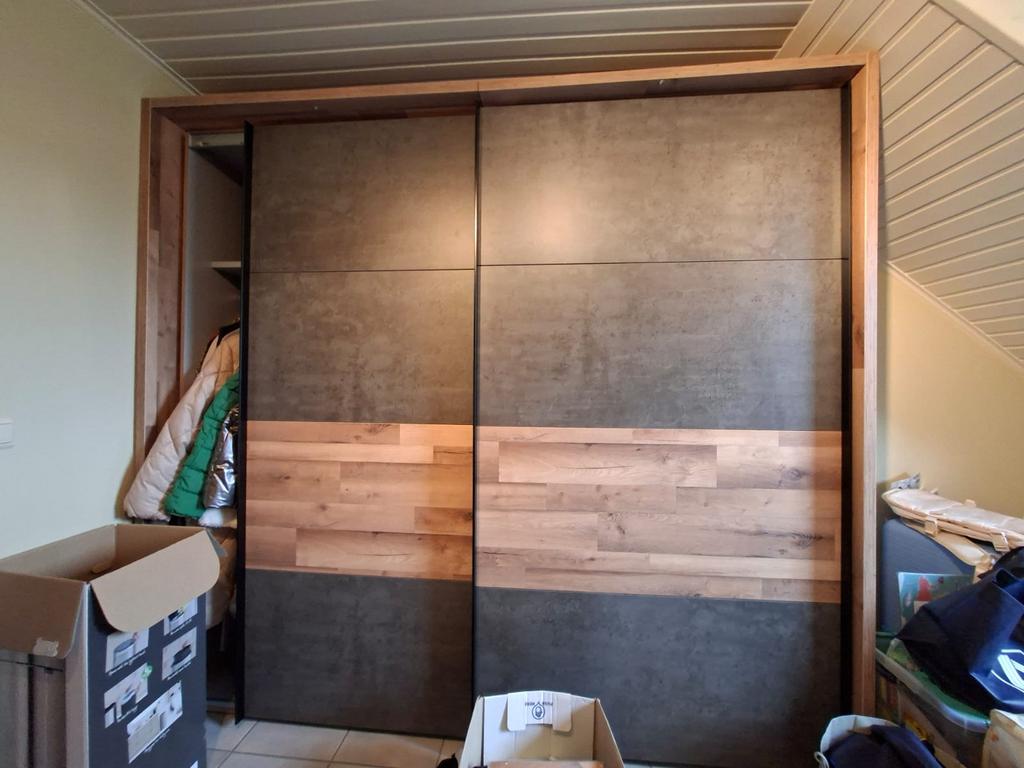 Kleerkast, Enlèvement, Comme neuf