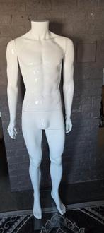 Mannequin, Enlèvement ou Envoi