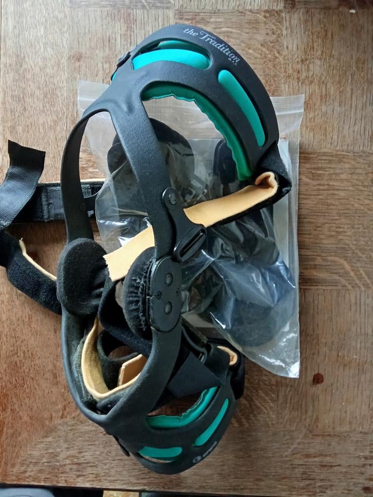 Kniebrace maat large, Ophalen