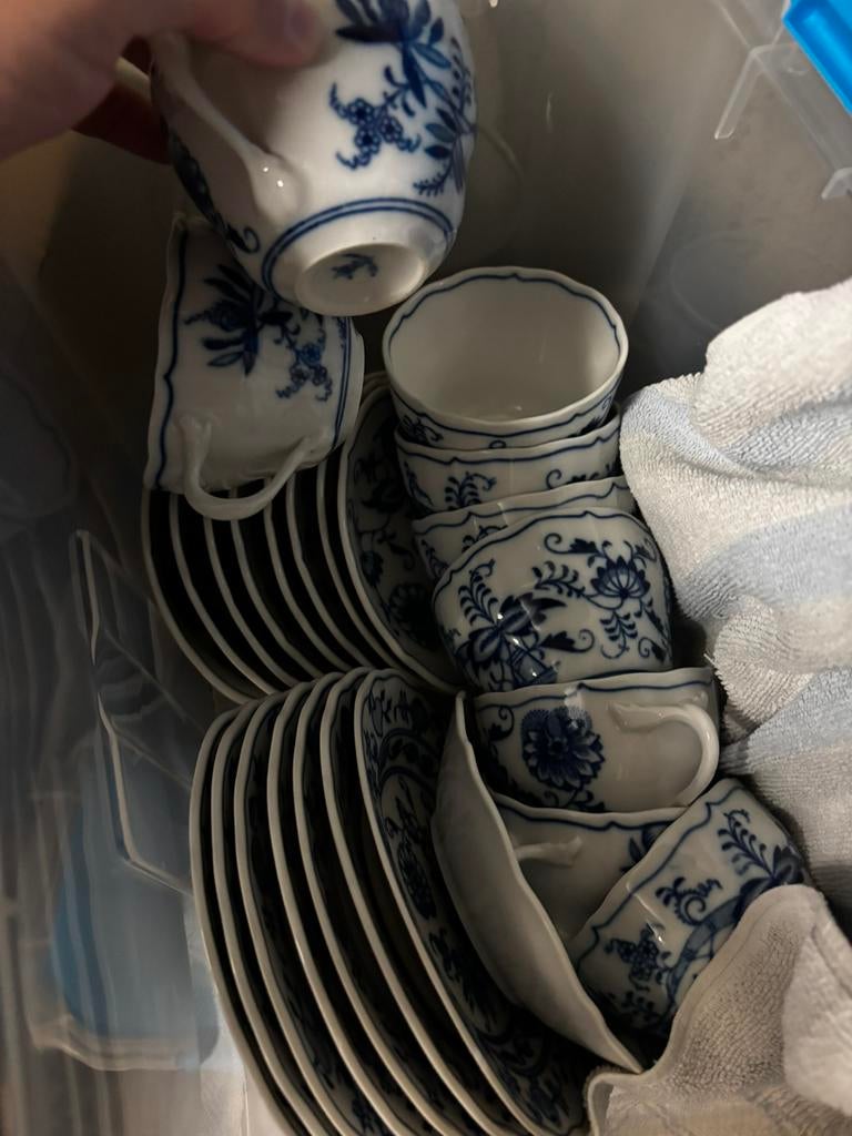 Zwiebelmusser servies, Enlèvement