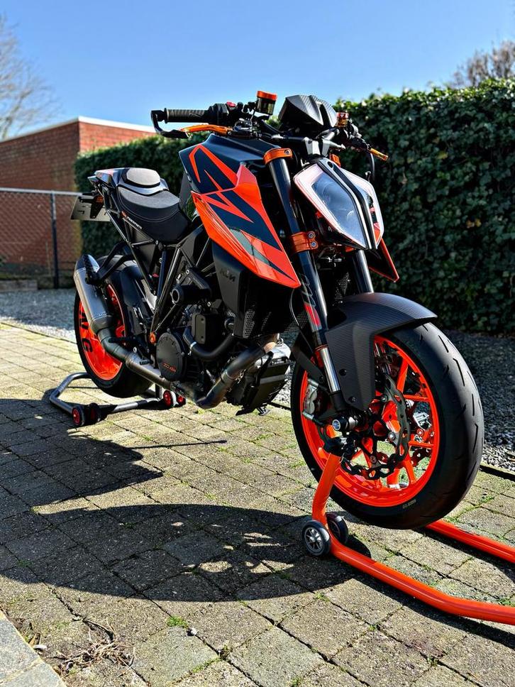 KTM 1290 SuperDuke R 2019  8.558km FullAkrapovic+PowerParts, Motoren, Motoren | KTM, Particulier, Naked bike, 2 cilinders, Ophalen