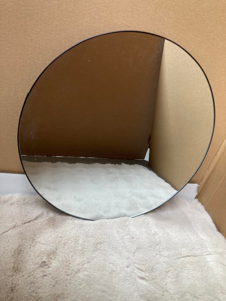 Spiegel met ophanghaakjes - diameter 60 cm, Ophalen, Zo goed als nieuw, Spiegel