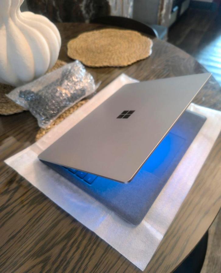 Microsoft Surface 11eme Gen 4,4Ghz État neuf!!, Informatique & Logiciels, Chromebooks, Écran tactile, Enlèvement