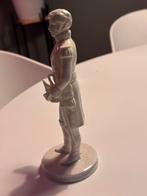 Porseleine beeldjes verzamelstuks met stempel., Antiek en Kunst, Ophalen