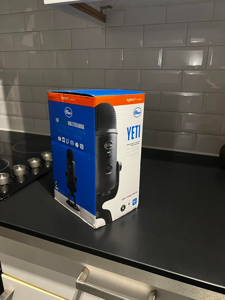Blauwe Yeti-microfoon, Ophalen