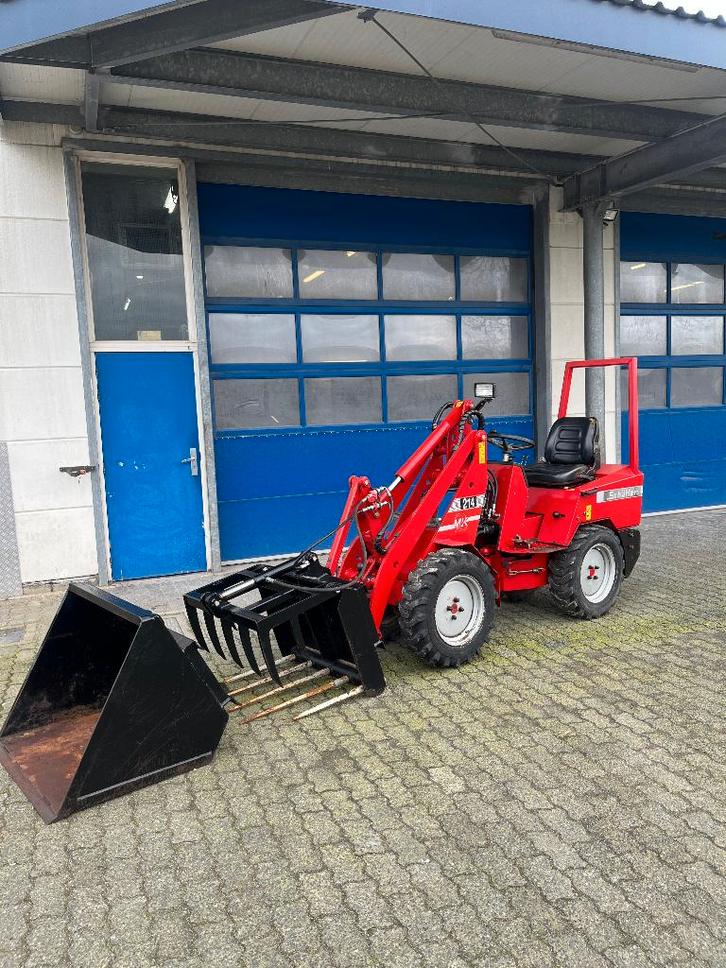 Schäffer 214 mini shovel, Articles professionnels, Machines & Construction | Grues & Excavatrices, Chargeuse sur pneus ou Chouleur