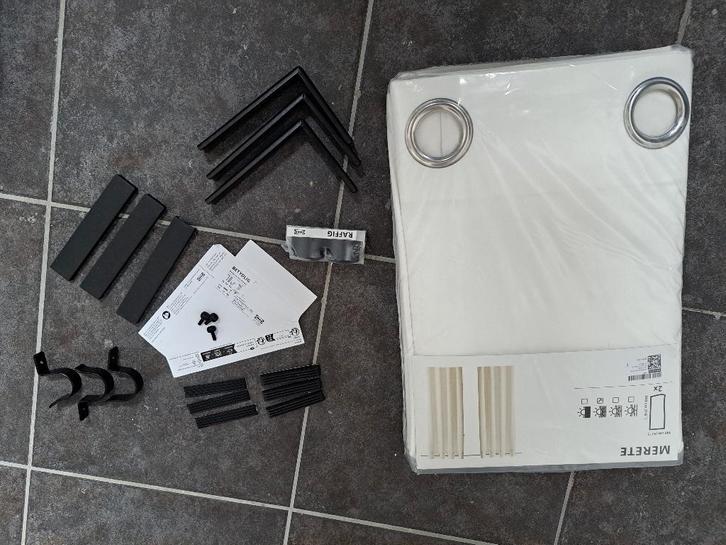 Gordijnen wit + ophangsysteem - deels verduisterend, Huis en Inrichting, Stoffering | Gordijnen en Lamellen, Nieuw, 200 cm of meer