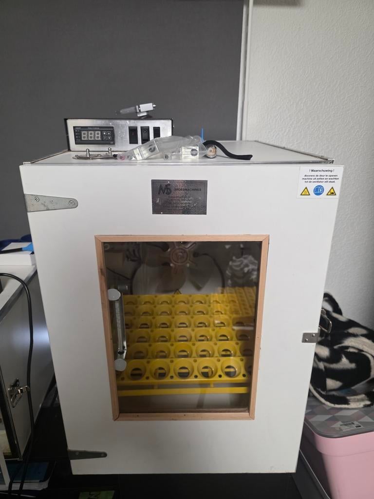 Ms broedmachine ms160u + eventueel 3 keerlades, Ophalen, Broedmachine