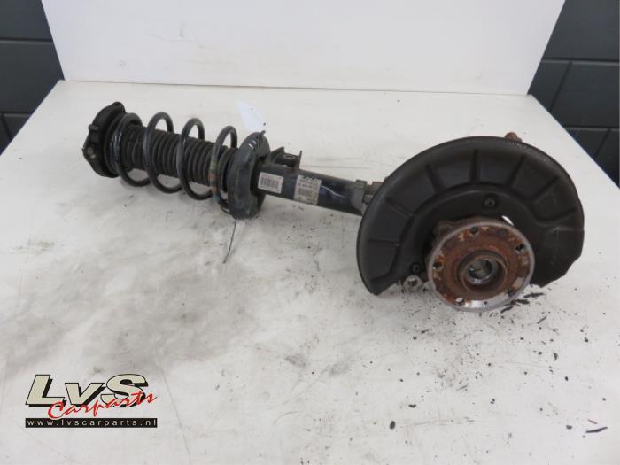 Schokdemperpoot links-voor van een Volkswagen Golf, Auto-onderdelen, Gebruikt, -, Volkswagen, -