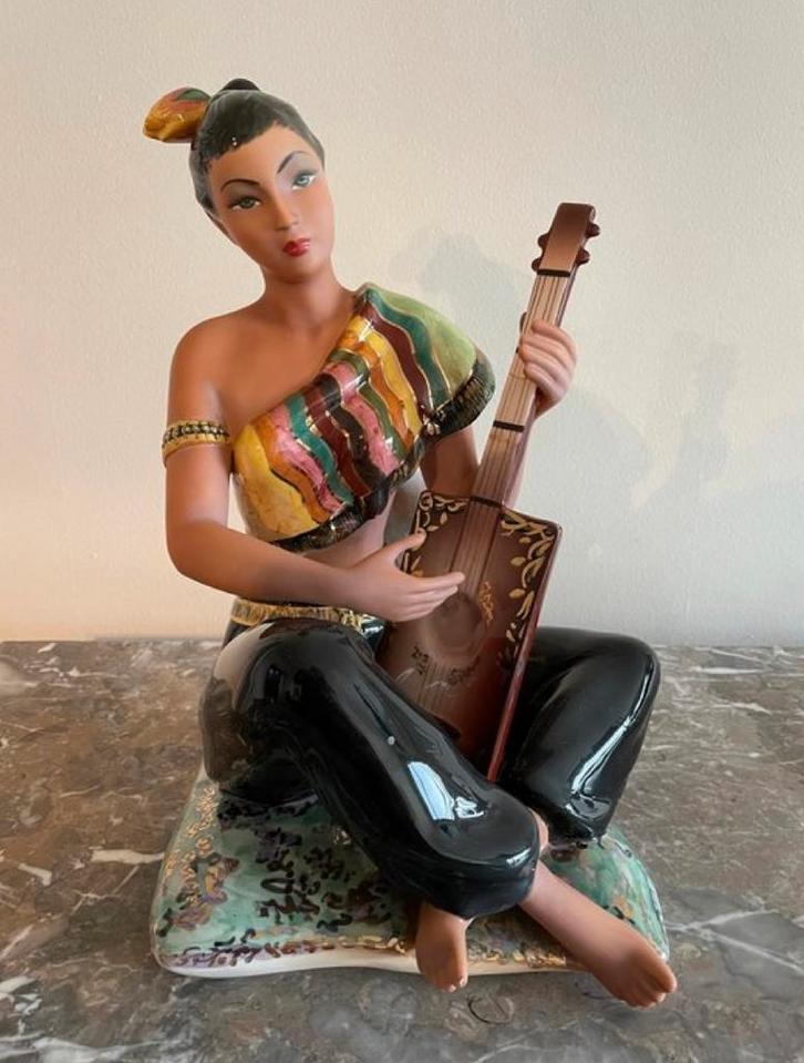 Le Bertetti - Clelia Bertetti - Porseleinen beeld - 37 cm, Verzamelen, Beelden en Beeldjes, Zo goed als nieuw, Mens, Ophalen of Verzenden