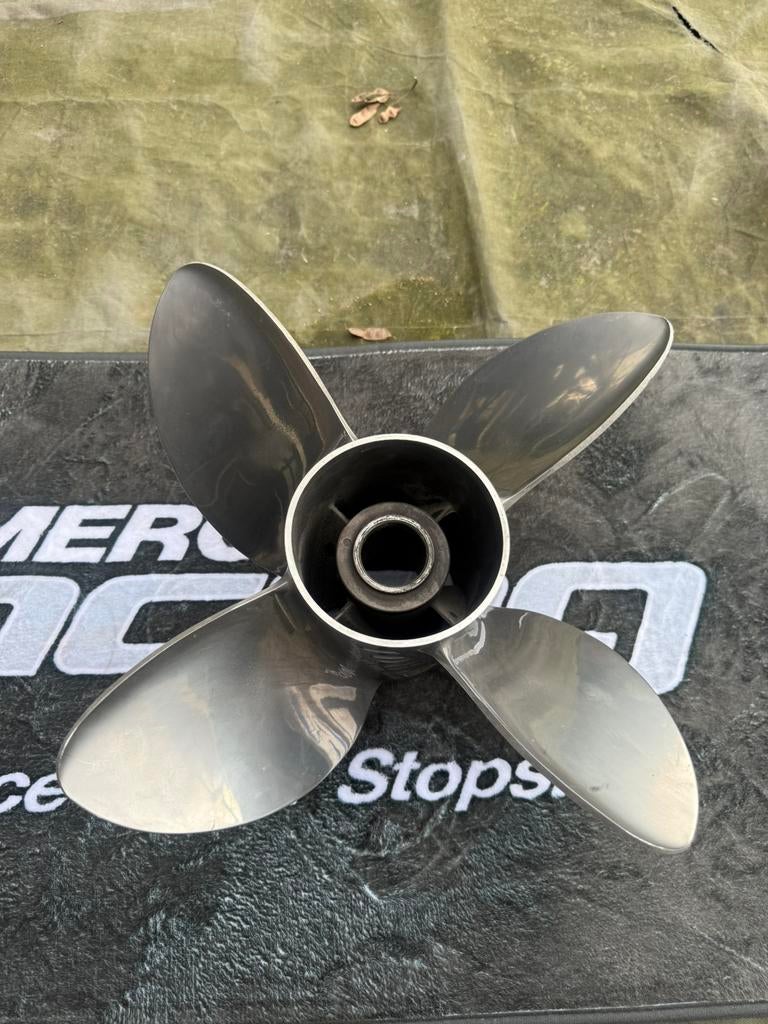 Mercury schroef / propeller Bravo1 28P links, Watersport en Boten, Ophalen of Verzenden, Zo goed als nieuw