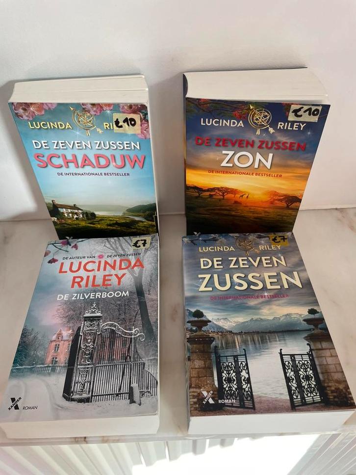 Lucinda Riley boeken de zeven zussen, schaduw, , zon ea, Boeken, Romans, Gelezen, Ophalen of Verzenden