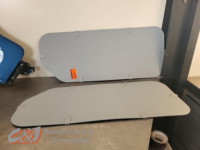 Laadbak bekleding van een Renault Trafic, Auto-onderdelen, Interieur en Bekleding, Renault, Gebruikt, 3 maanden garantie, Ophalen of Verzenden