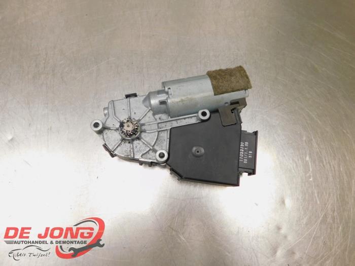 Moteur toit ouvrant d'un Audi A8, Autos : Pièces & Accessoires, Carrosserie & Tôlerie, Audi, Utilisé, 3 mois de garantie, Enlèvement ou Envoi