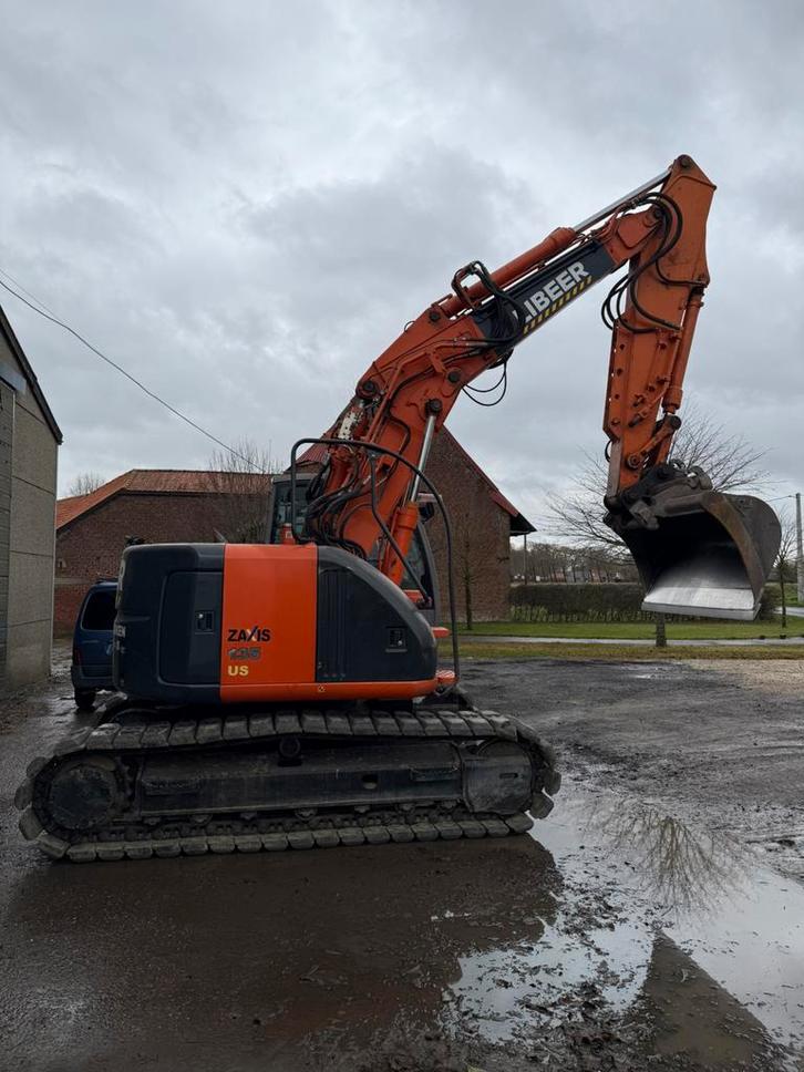 Graafmachine Hitachi 135, Zakelijke goederen, Machines en Bouw | Kranen en Graafmachines, Graafmachine, Ophalen