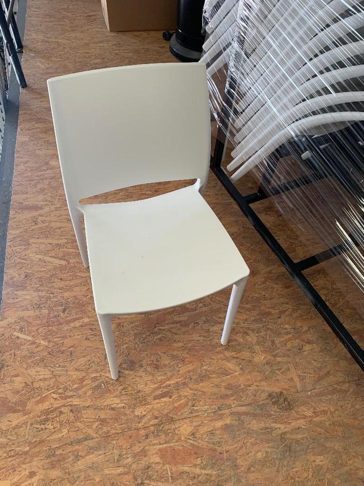 Witte stoelen (nieuw en gebruikt), Huis en Inrichting, Stoelen, Nieuw, Vijf, Zes of meer stoelen, Kunststof, Wit, Ophalen