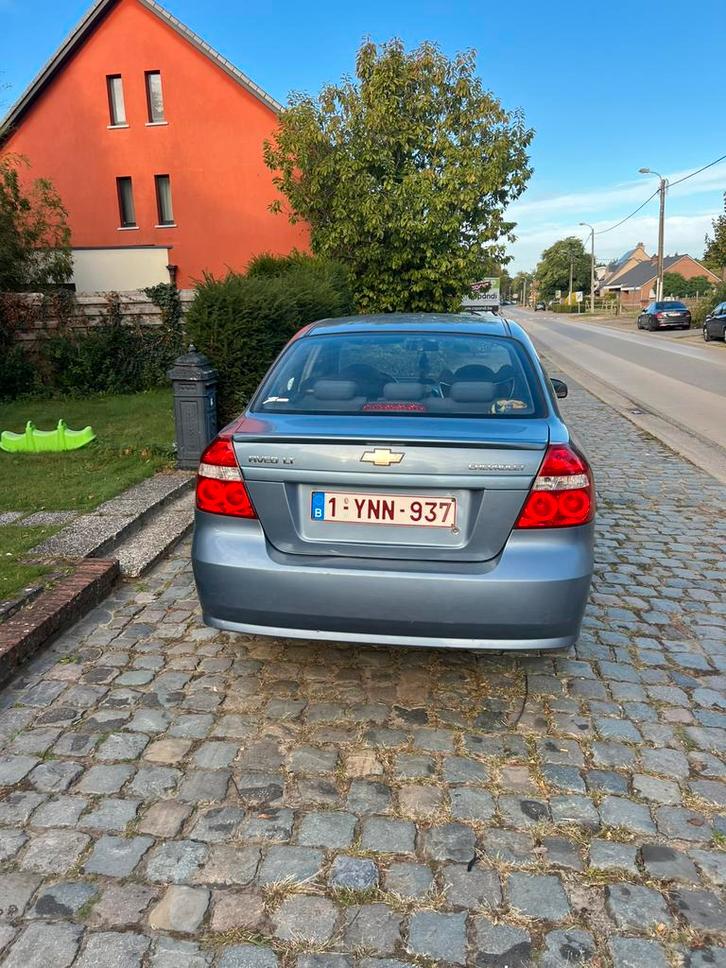 Chevrolet benziene 2008 . 260,000km, Auto's, Chevrolet, Particulier, Aveo, Benzine, Berline, 4 deurs, Handgeschakeld, Blauw, Zwart