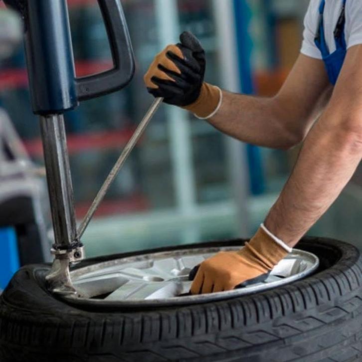 Kleine Bandencentrale/depannage over te nemen, Zakelijke goederen, Exploitaties en Overnames