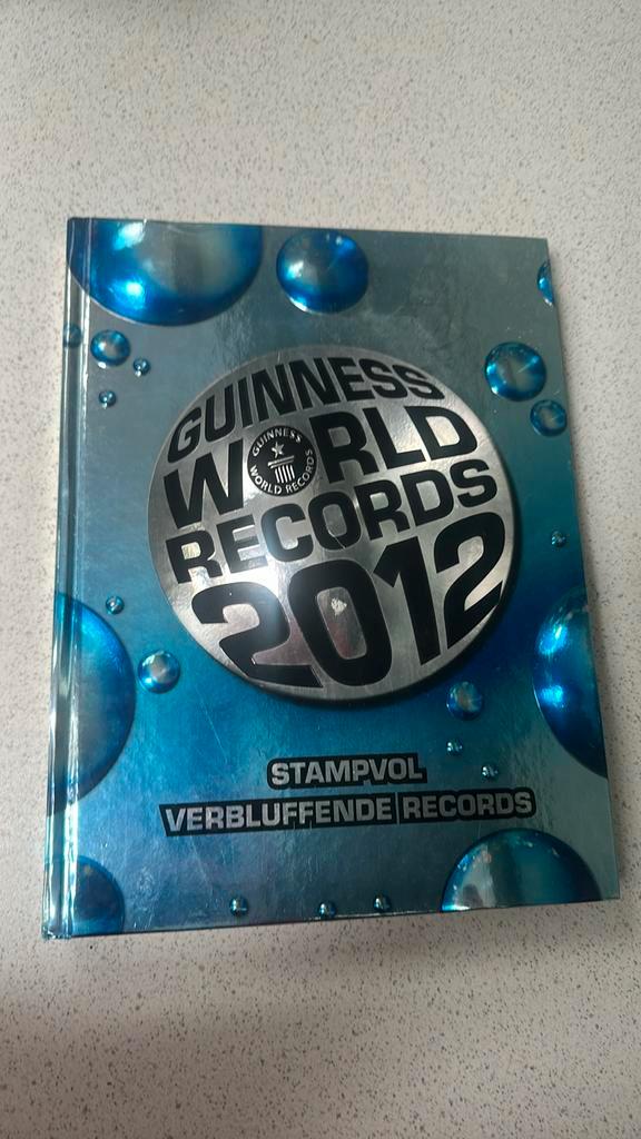 Guinness World Records 2012, Boeken, Encyclopedieën, Zo goed als nieuw, Ophalen of Verzenden