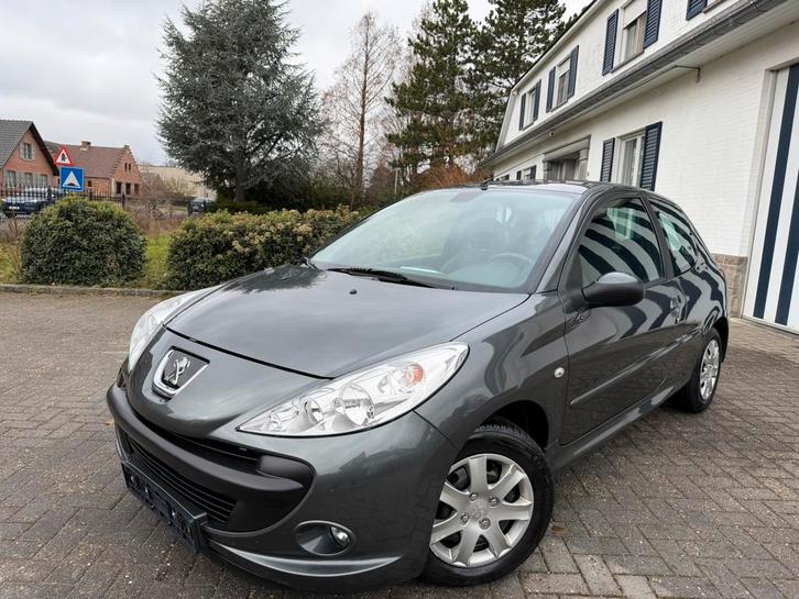 Peugeot 206 - Édition urbaine-Approuvé à blanc-Parfait état!, Autos, Peugeot, Entreprise, ABS, Airbags, Air conditionné, Alarme