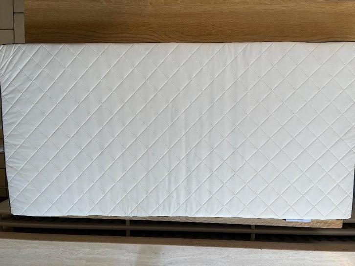drukverlagende matras voor baby peuter bed, Enfants & Bébés, Chambre d'enfant | Lits, Comme neuf, Matelas, Enlèvement