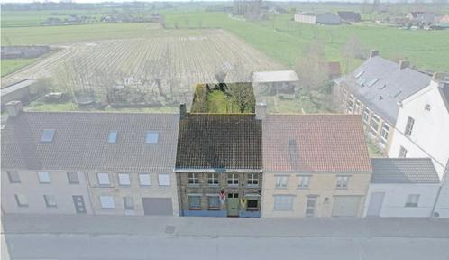 Heel charmante en ideaal gelegen woonhuis in Lo-Reninge, Immo, Maisons à vendre, Province de Flandre-Occidentale, 200 à 500 m²
