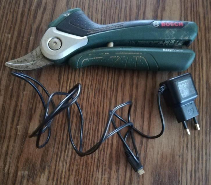 Chargeur Bosch, Jardin & Terrasse, Sécateurs, Utilisé, Enlèvement ou Envoi