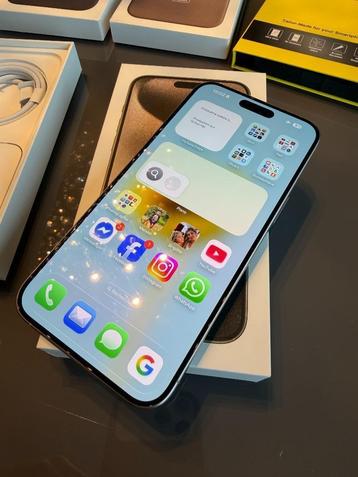 Apple iPhone 15 Pro Max 256 GB natuurlijk titanium beschikbaar voor biedingen