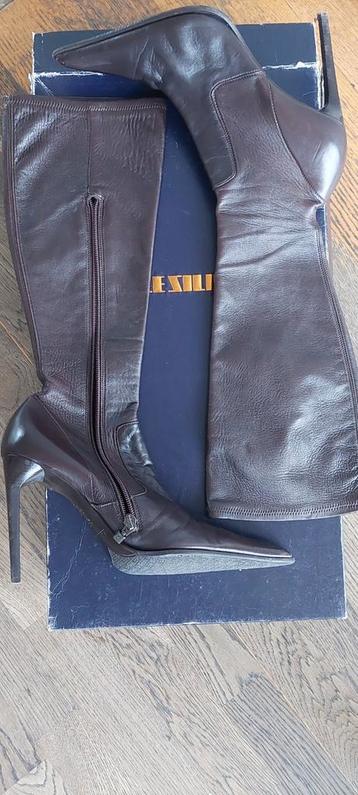 Leren boots beschikbaar voor biedingen