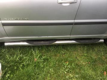  treeplanken en zijstangen (chroom): €175 beschikbaar voor biedingen
