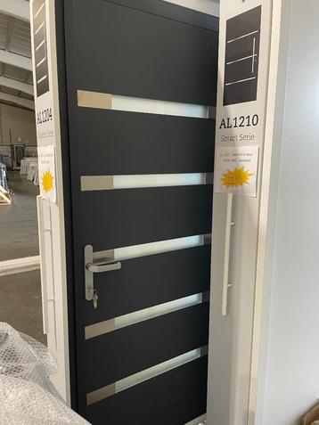 Portes en aluminium 999,99€ au lieu de 3 000,00€  disponible aux enchères