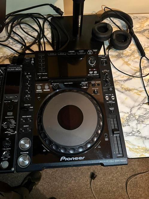 1x Pioneer Cdj 2000 Nexus incl. Flightcases Road Ready, Muziek en Instrumenten, Dj-sets en Draaitafels, Zo goed als nieuw, Pioneer