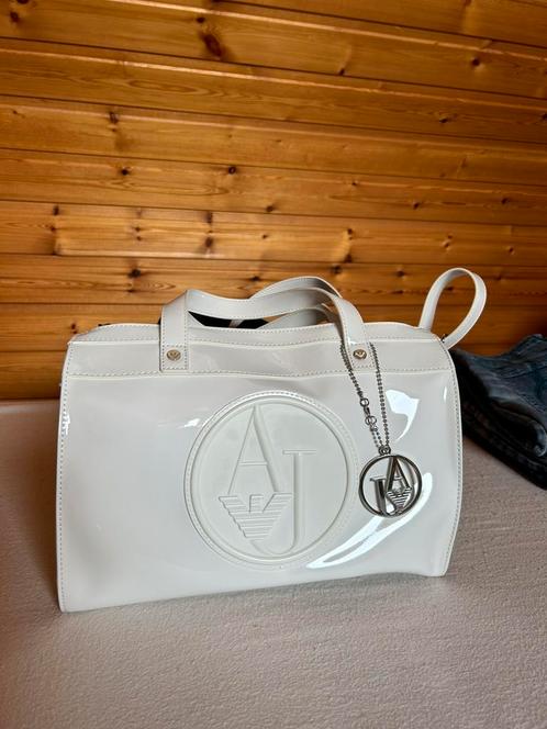 Handtas witte laké Armani., Handtassen en Accessoires, Tassen | Damestassen, Nieuw, Handtas, Wit, Ophalen